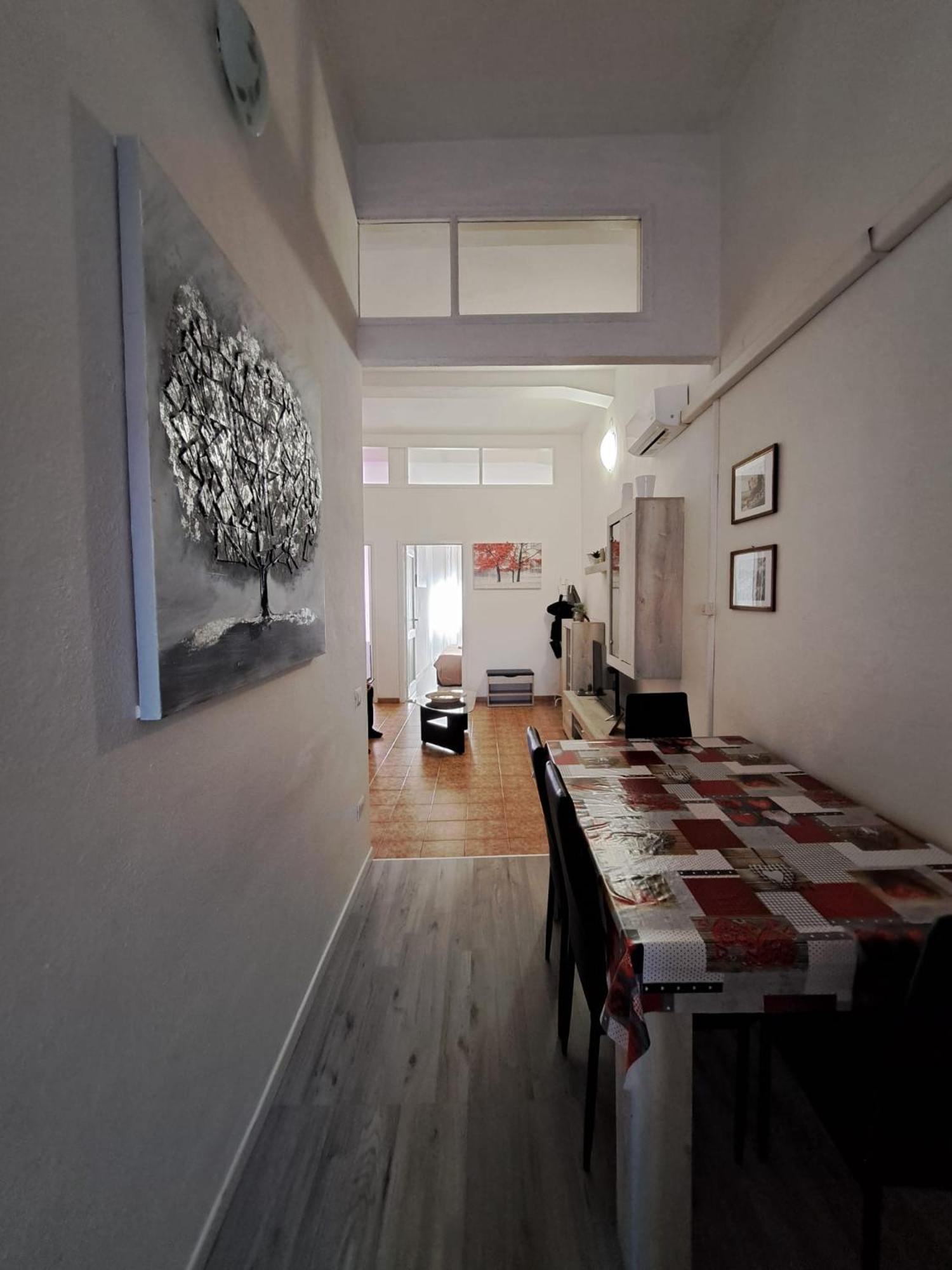 Appartamento Vacanze Cagliari - Via Lanusei エクステリア 写真