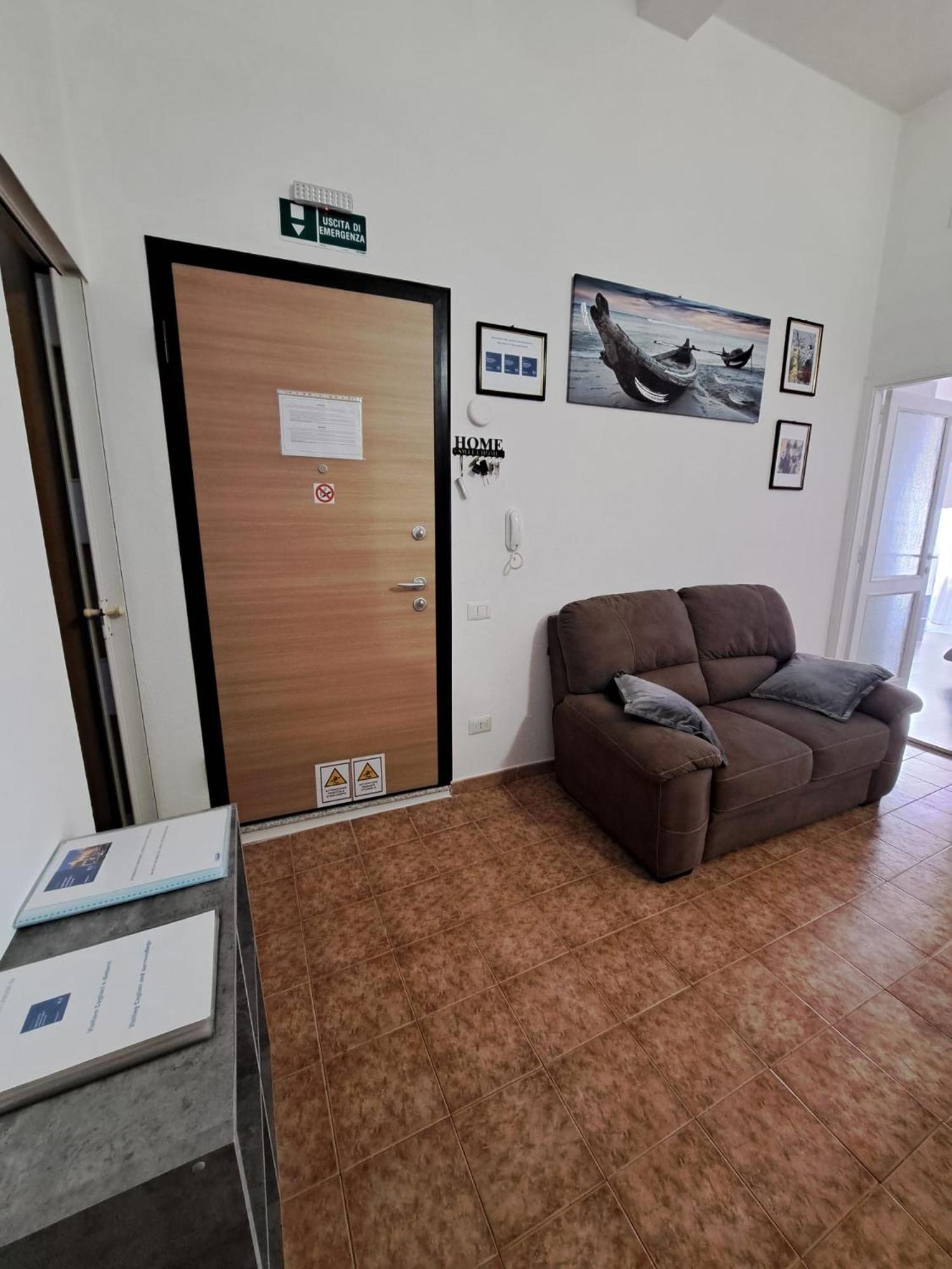Appartamento Vacanze Cagliari - Via Lanusei エクステリア 写真